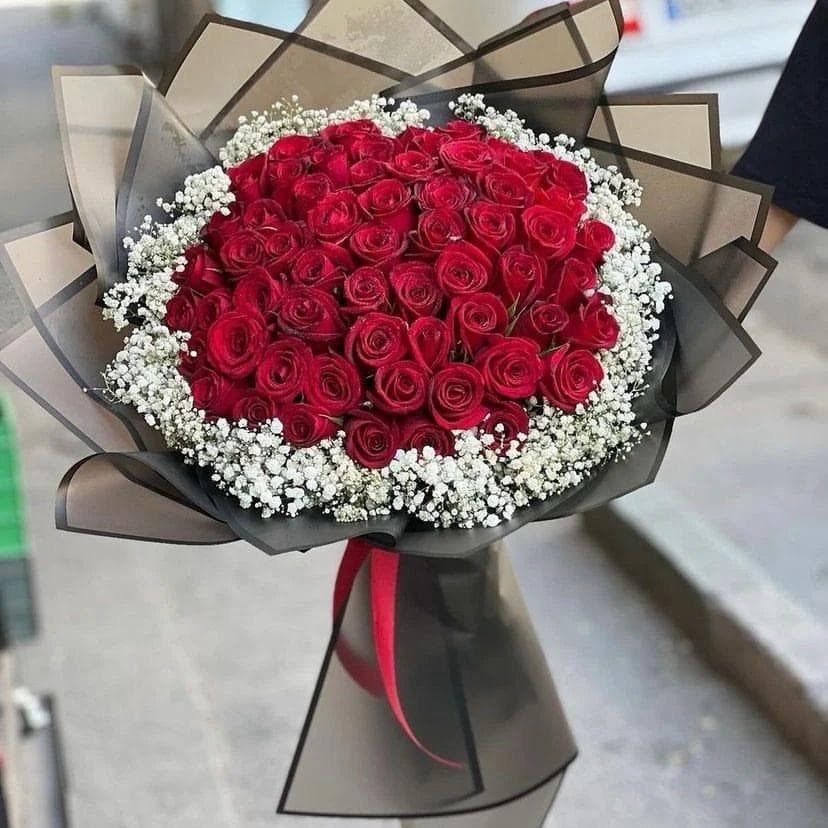 Ramo Bouquet coreano con rosas y gipsófila